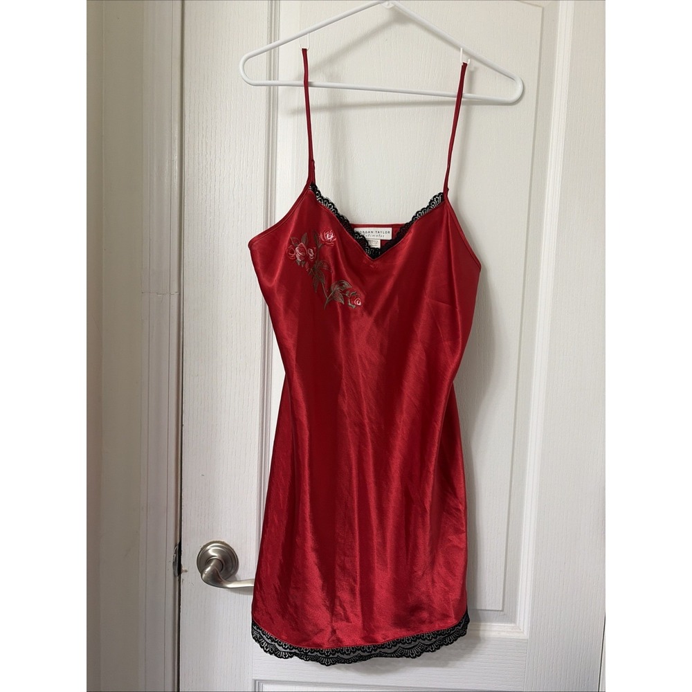 Morgan Taylor Vintage Silky Red Nightgown Roses Black Lace Size M
